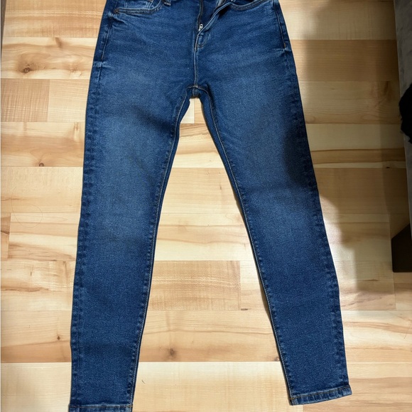 10 CLOTHING BUNDLE! - Picture 9 of 15